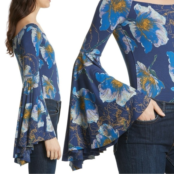 Free People We The Free Printed Birds Of Paradise Top in Navy - Picture 7 of 16